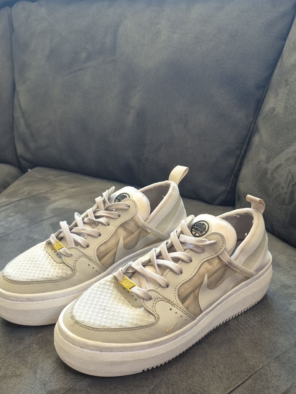 Casual Women Low-Top Sneakers in Light Beige